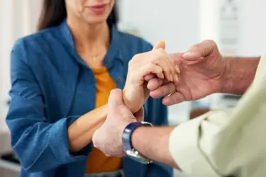 carpal tunnel patient with doctor