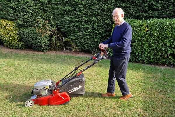 brian cutting lawn birmingham